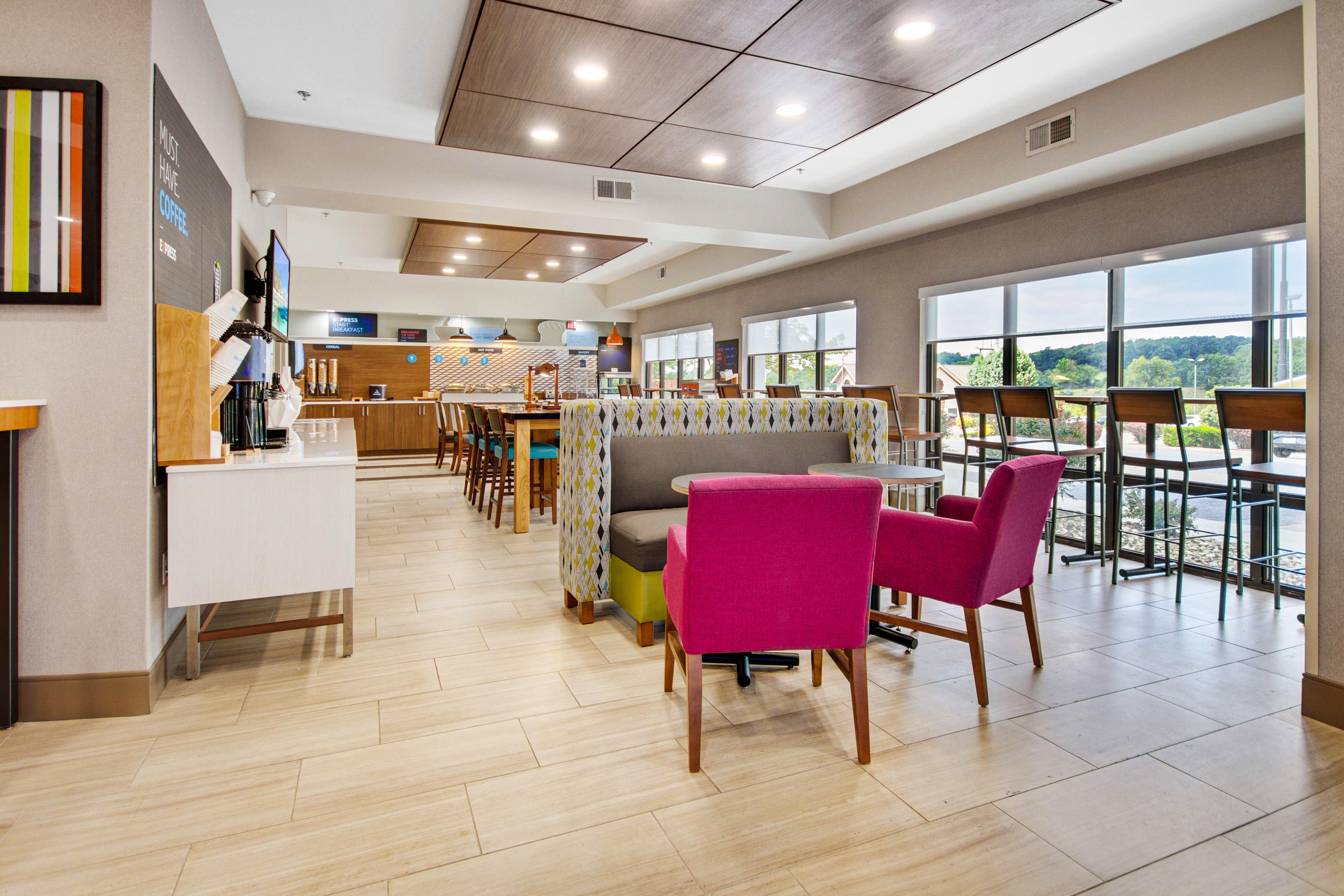 Holiday Inn Express Dublin By Ihg Exterior photo